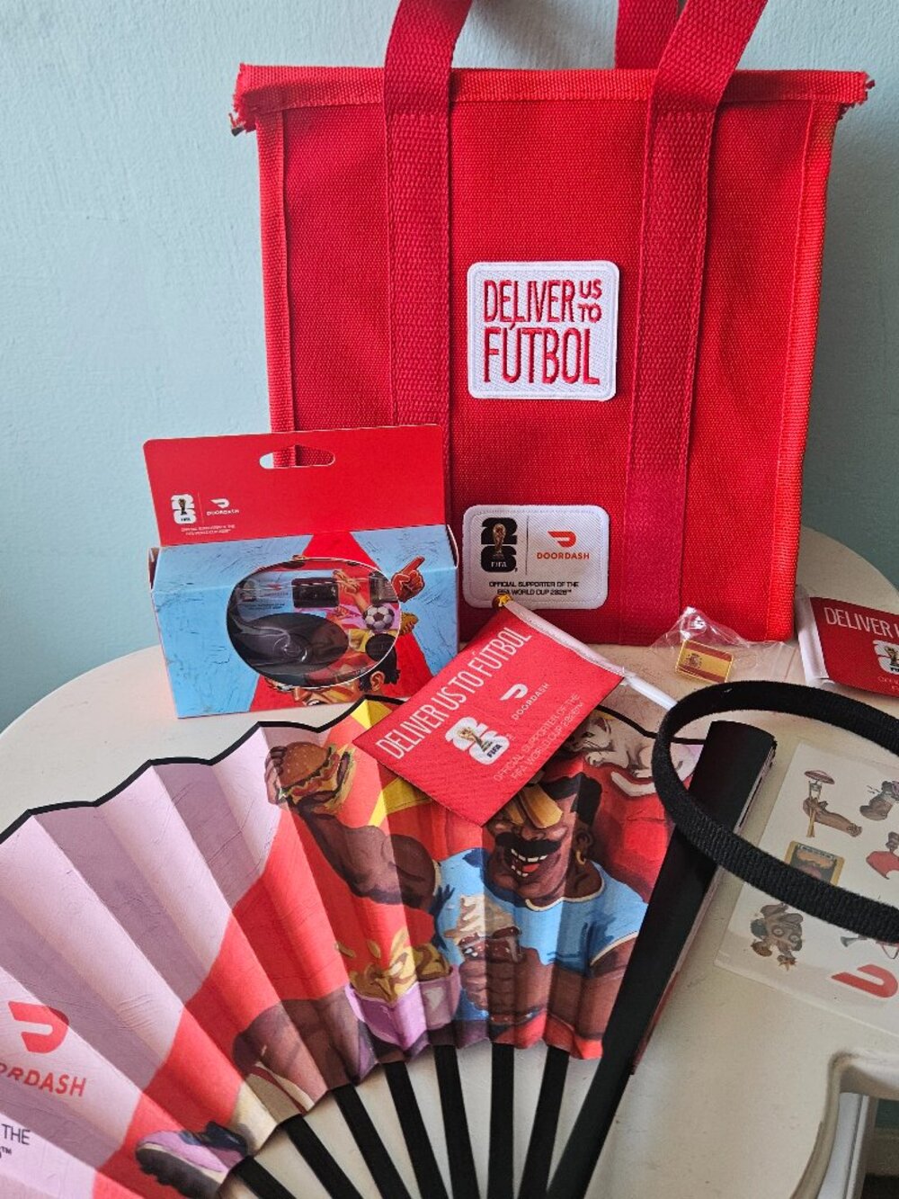 FIFA DoorDash promo lot Flash Camera Pin fan insulated tote bag headband tattoos